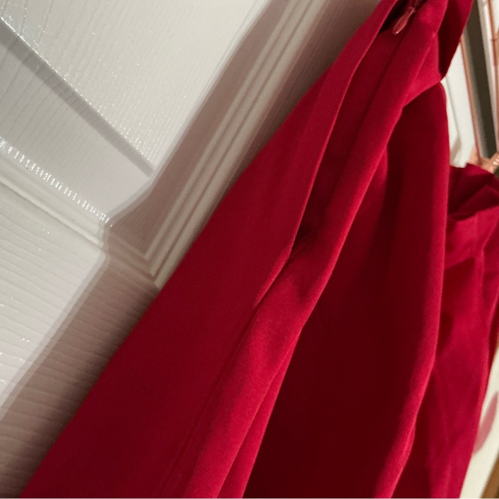 Elegant Red Women's Skirt - Picture 6 of 6